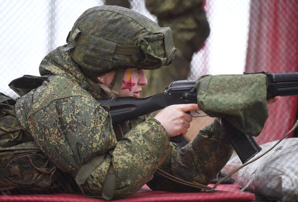 全俄女兵选美和专业技能大赛  - 俄罗斯卫星通讯社