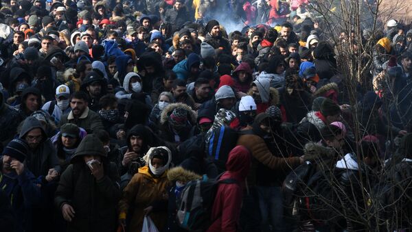 Толпа беженцев на границе Турции и Греции - 俄罗斯卫星通讯社