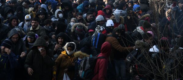 Толпа беженцев на границе Турции и Греции Толпа беженцев на границе Турции и Греции - 俄罗斯卫星通讯社