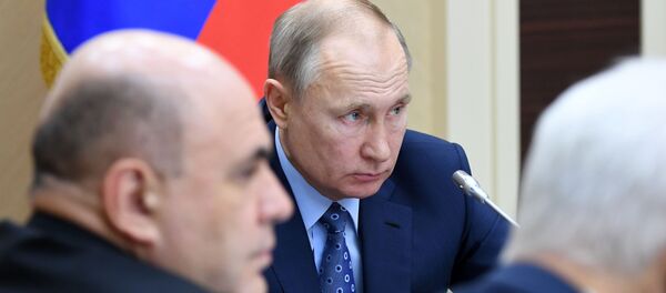 4 марта 2020. Президент РФ Владимир Путин и председатель правительства РФ Михаил Мишустин во время совещания с членами правительства РФ - 俄羅斯衛星通訊社