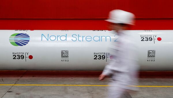 Логотип газопровода Nord Stream 2 на трубе, сделанной на Челябинском трубопрокатном заводе - 俄罗斯卫星通讯社