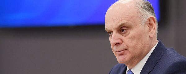 Аслан Бжания - 俄羅斯衛星通訊社