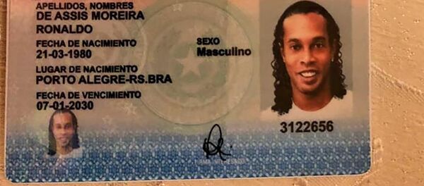 Поддельный паспорт бывшего бразильского футболиста Роналдиньо Поддельный паспорт бывшего бразильского футболиста Роналдиньо - 俄羅斯衛星通訊社