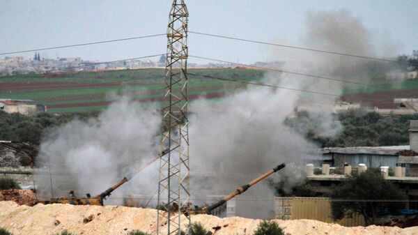 Турецкая армия обстреливает сирийске позиции около Саракиба в провинции Идлиб - 俄罗斯卫星通讯社