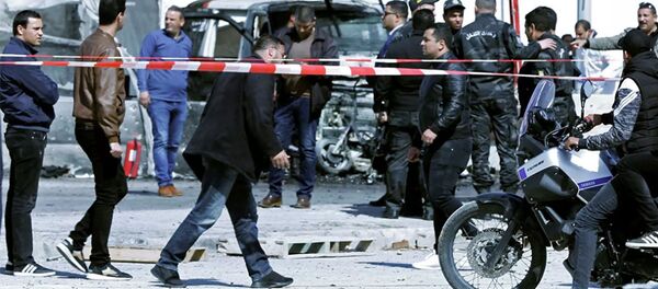 Место взрыва у посольства США в Тунисе. 6 марта 2020 - 俄羅斯衛星通訊社