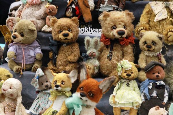 国际原创娃娃春季舞会  - 俄罗斯卫星通讯社