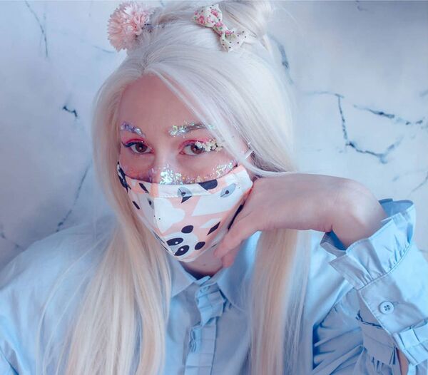 預防新冠病毒口罩變身為時尚配飾 （圖片） - 俄羅斯衛星通訊社