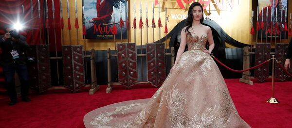 Лю Ифэй на предпоказе фильма Мулан в Лондоне - 俄罗斯卫星通讯社