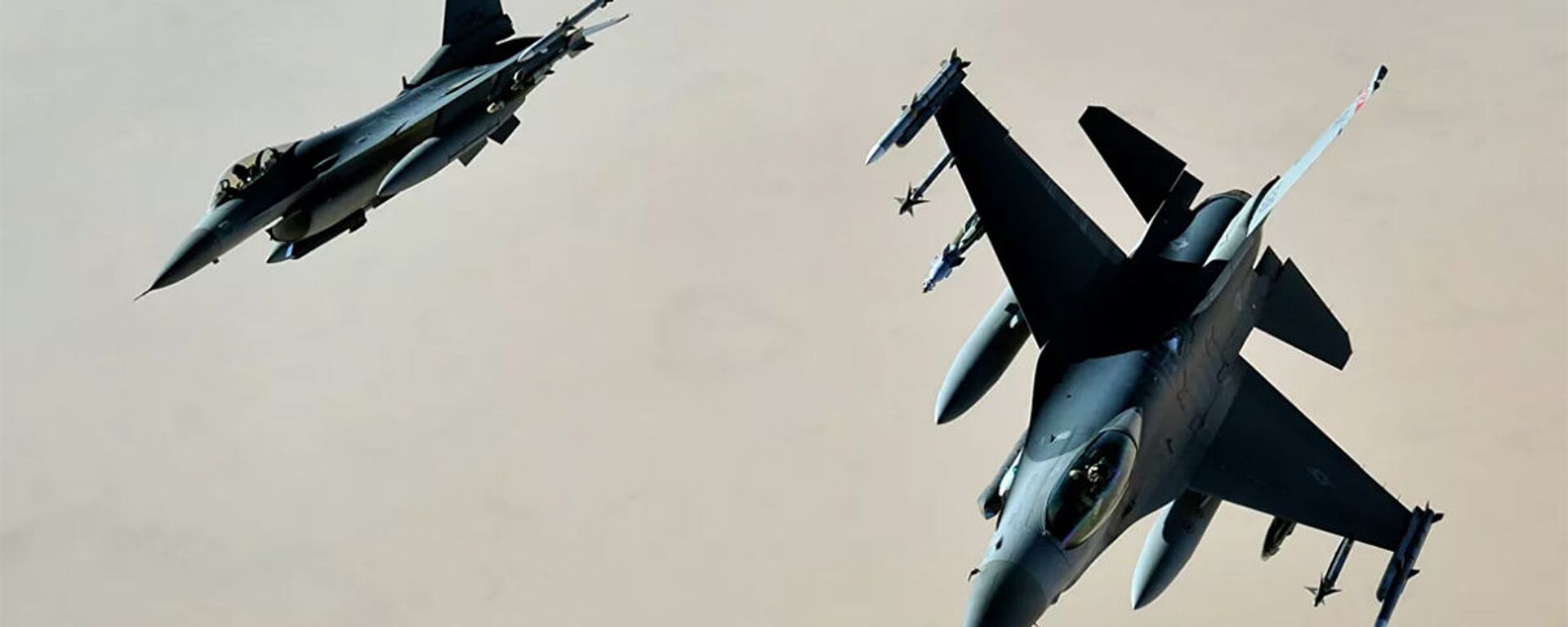 Истребители ВВС США F-16 над территорией Ирака. - 俄羅斯衛星通訊社, 1920, 18.05.2021