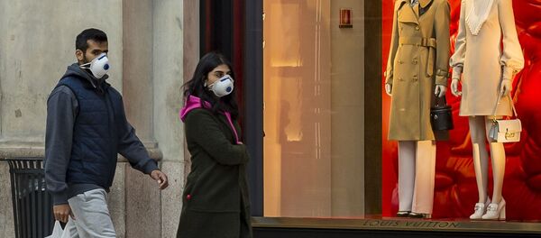 中国援助意大利抗疫第二批专家组一行13人和17.3吨防疫物资抵达米兰 中国援助意大利抗疫第二批专家组一行13人和17.3吨防疫物资抵达米兰 - 俄罗斯卫星通讯社