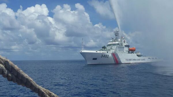 中国外交部：菲律宾一艘公务船企图冲撞黄岩岛潟湖，中国海警拦阻驱离专业克制 - 俄罗斯卫星通讯社