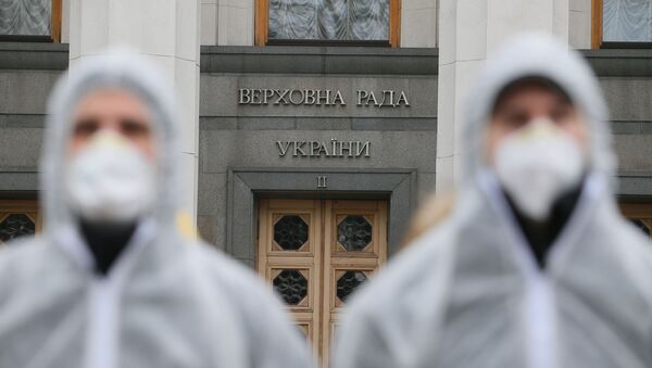 Участники акции протеста Раду на карантин выступают у здания Верховной рады Украины - 俄罗斯卫星通讯社