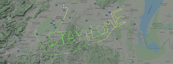 奥地利飞行员用特别方式建议人们待在家里(图片) - 俄罗斯卫星通讯社