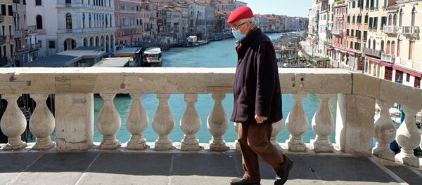 Мужчина в маске в Венеции  - 俄羅斯衛星通訊社