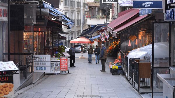 Опустевшая улица в Стамбуле в связи с коронавирусом  - 俄羅斯衛星通訊社