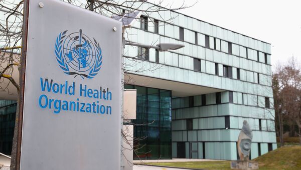 Эмблема Всемирной организации здравоохранения у здания ВОЗ в Женеве, Швейцария - 俄罗斯卫星通讯社