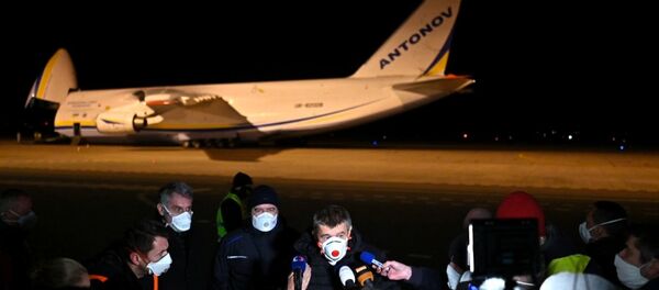 Самолет АН-124, который прилетел ночью из Китая в Чехию Самолет АН-124, который прилетел ночью из Китая в Чехию - 俄羅斯衛星通訊社