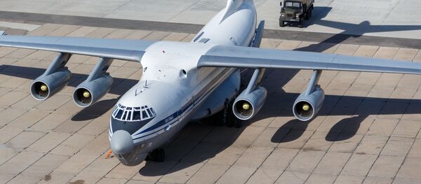 第13、14架伊尔-76军事运输机从俄罗斯起飞前往意大利抗疫 - 俄罗斯卫星通讯社