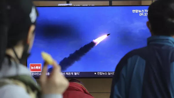 Репортаж южнокорейского телевидения с кадрами запуска ракет в Северной Коре - 俄罗斯卫星通讯社