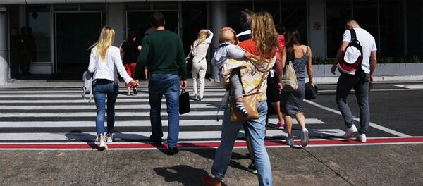 Туристы в аэропорту - 俄罗斯卫星通讯社