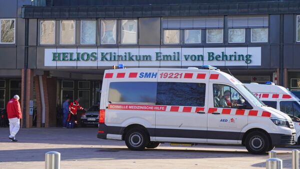 Машины скорой помощи у больницы Хелиос-клиник Эмиль фон Беринг в Берлине.  - 俄羅斯衛星通訊社
