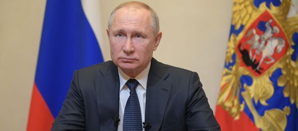 25 марта 2020. Президент РФ Владимир Путин во время обращения к гражданам из-за ситуации с угрозой распространения коронавирусной инфекции. 25 марта 2020. Президент РФ Владимир Путин во время обращения к гражданам из-за ситуации с угрозой распространения коронавирусной инфекции. - 俄罗斯卫星通讯社