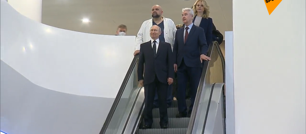 普京探访科穆纳尔卡医院  - 俄罗斯卫星通讯社