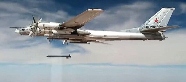 圖-95MS戰略轟炸機用X-101巡航導彈對恐怖分子在敘設施實施打擊 - 俄羅斯衛星通訊社