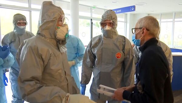 Российские военные специалисты осматривают лечебное учреждение в Бергамо - 俄罗斯卫星通讯社