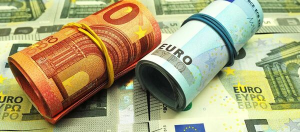 Банкноты номиналом 5, 10 и 20 евро.  - 俄罗斯卫星通讯社