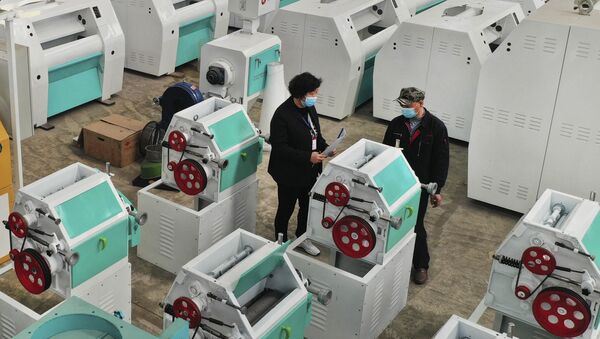 Рабочие на производстве машинного оборудования. Китай - 俄羅斯衛星通訊社