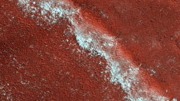 Изображение инопланетного образования на поверхности Марса, напоминающее тирамису - 俄罗斯卫星通讯社