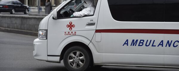 Автомобиль скорой помощи на улице Еревана. Автомобиль скорой помощи на улице Еревана. - 俄罗斯卫星通讯社