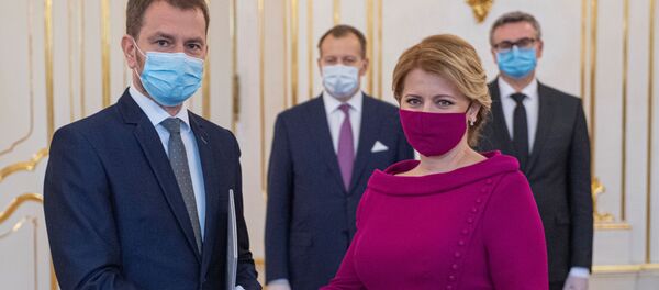 Президент Словакии Зузана Чапутова и премьер-министр Словакии Игорь Матович в медицинских масках - 俄羅斯衛星通訊社