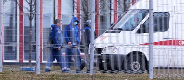 Врачи скорой помощи на территории больницы в Коммунарке - 俄罗斯卫星通讯社