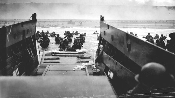 Высадка войск американской 1-й пехотной дивизии на берег Нормандии 6 июня 1944 года - 俄罗斯卫星通讯社