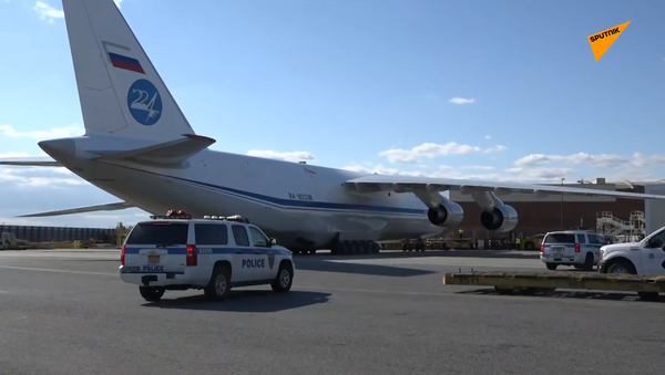 搭载俄罗斯医疗物资的军机已飞抵纽约 - 俄罗斯卫星通讯社