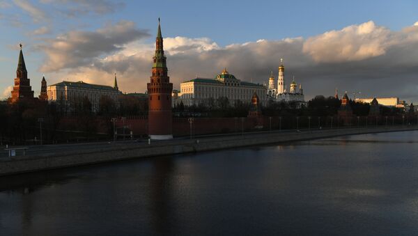 Вид на башни Московского Кремля и Большой Кремлевский дворец с Большого Каменного моста. - 俄羅斯衛星通訊社