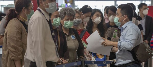 Китайские туристы в аэропорту в Тайланде - 俄罗斯卫星通讯社
