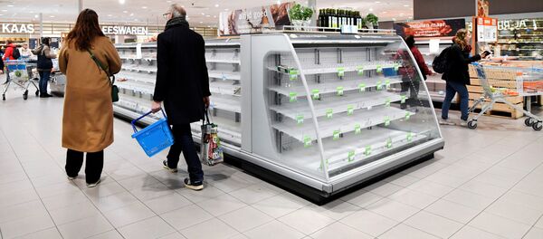 Покупатели в продуктовом магазине в Нидерландах - 俄罗斯卫星通讯社