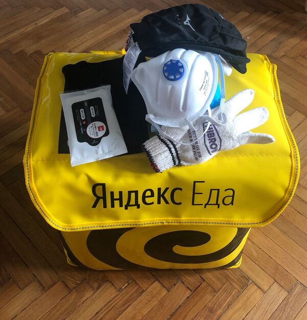 俄罗斯身价百万的企业家解释自己为何在疫情期间当外卖送餐员 俄罗斯身价百万的企业家解释自己为何在疫情期间当外卖送餐员 - 俄罗斯卫星通讯社