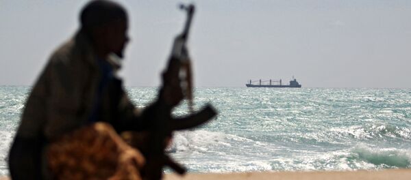 Пират на фоне корабля - 俄罗斯卫星通讯社