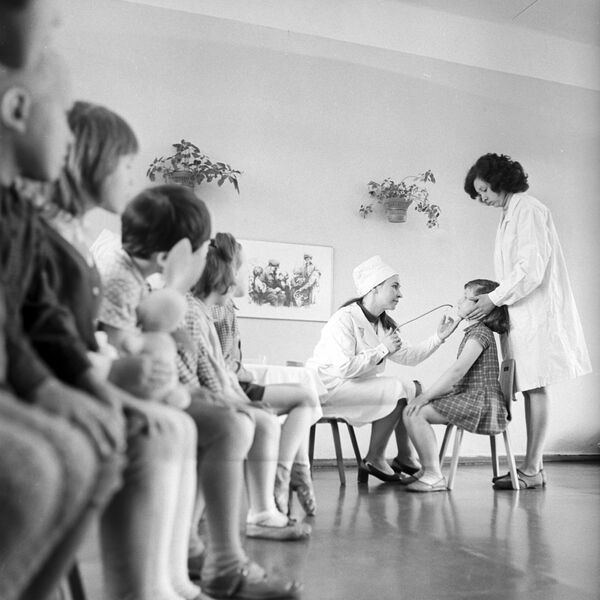 Профилактическая вакцинация детей против гриппа в одном из детских садов, 1972 год - 俄罗斯卫星通讯社