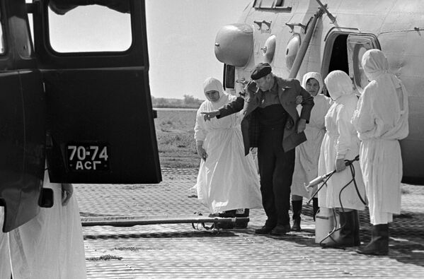Отправка больного холерой в инфекционную больницу Астрахани, 1970 год - 俄罗斯卫星通讯社