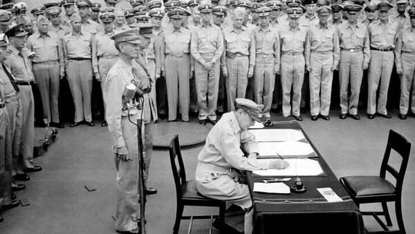 Подписание акта о капитуляции Японии 2 сентября 1945 года на борту американского линкора «Миссури» в Токийском заливе.  - 俄羅斯衛星通訊社