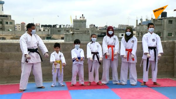 屋頂上的空手道 - 俄羅斯衛星通訊社