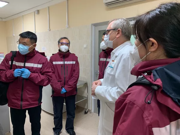 中國赴俄抗疫醫療專家組領隊:中方將經驗材料譯成俄文 助俄適時調整防疫措施 中國赴俄抗疫醫療專家組領隊:中方將經驗材料譯成俄文 助俄適時調整防疫措施 - 俄羅斯衛星通訊社