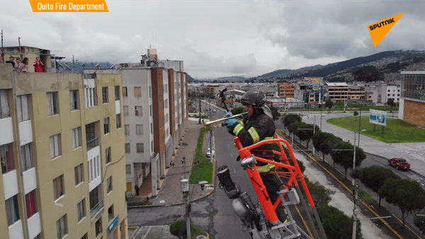 厄瓜多爾消防員為隔離民眾舉辦音樂會 - 俄羅斯衛星通訊社
