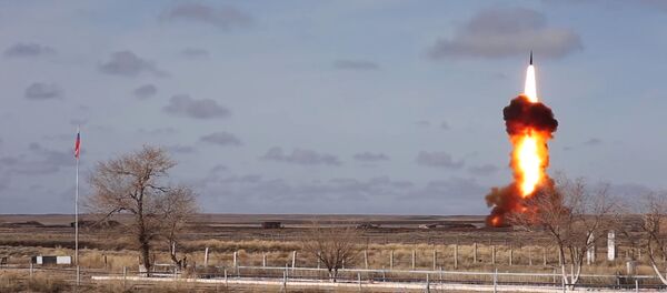 Испытательный пуск новой модернизированной ракеты российской системы ПРО на полигоне Сары-Шаган. - 俄罗斯卫星通讯社
