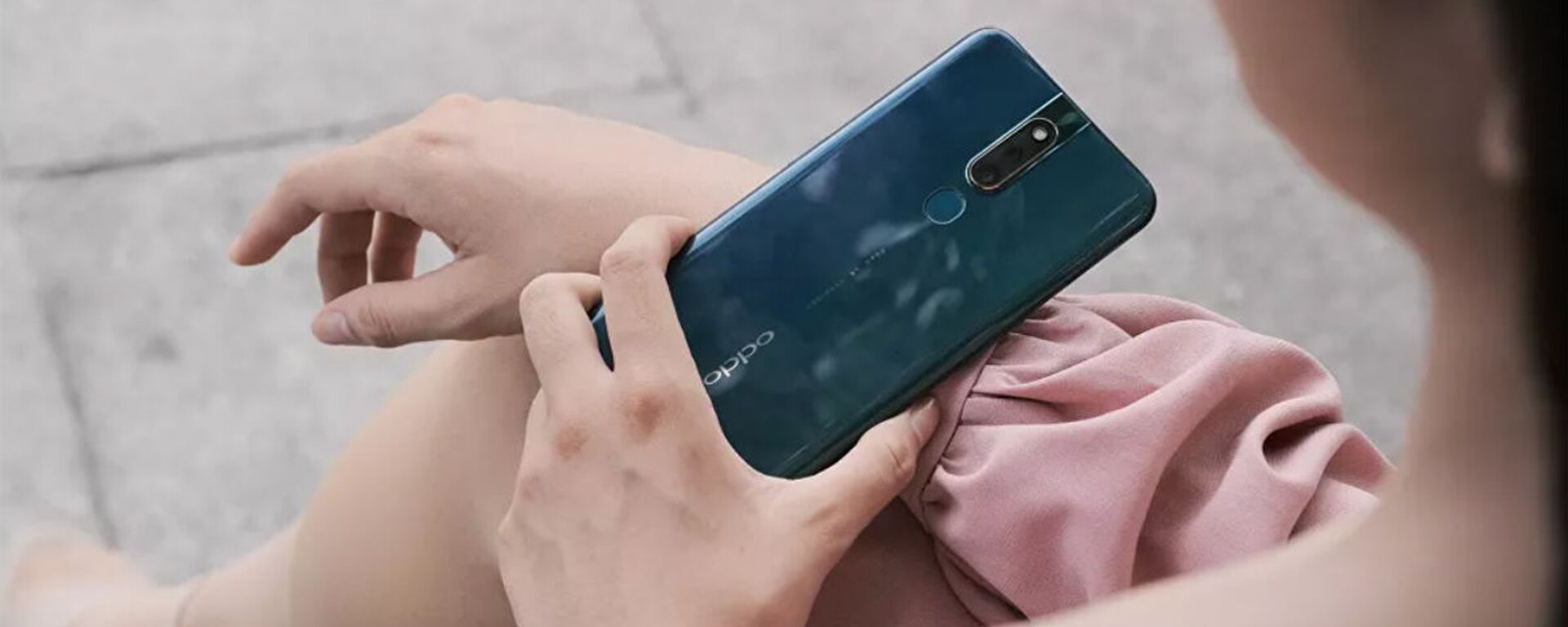 今年8月中國智能手機對美國出口額同比下降67% - 俄羅斯衛星通訊社, 1920, 22.09.2025